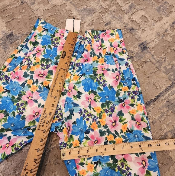 NWT Zara Highwaist Multi Floral Printed Straight Leg Pants Pockets Size Medium - Picture 9 of 16